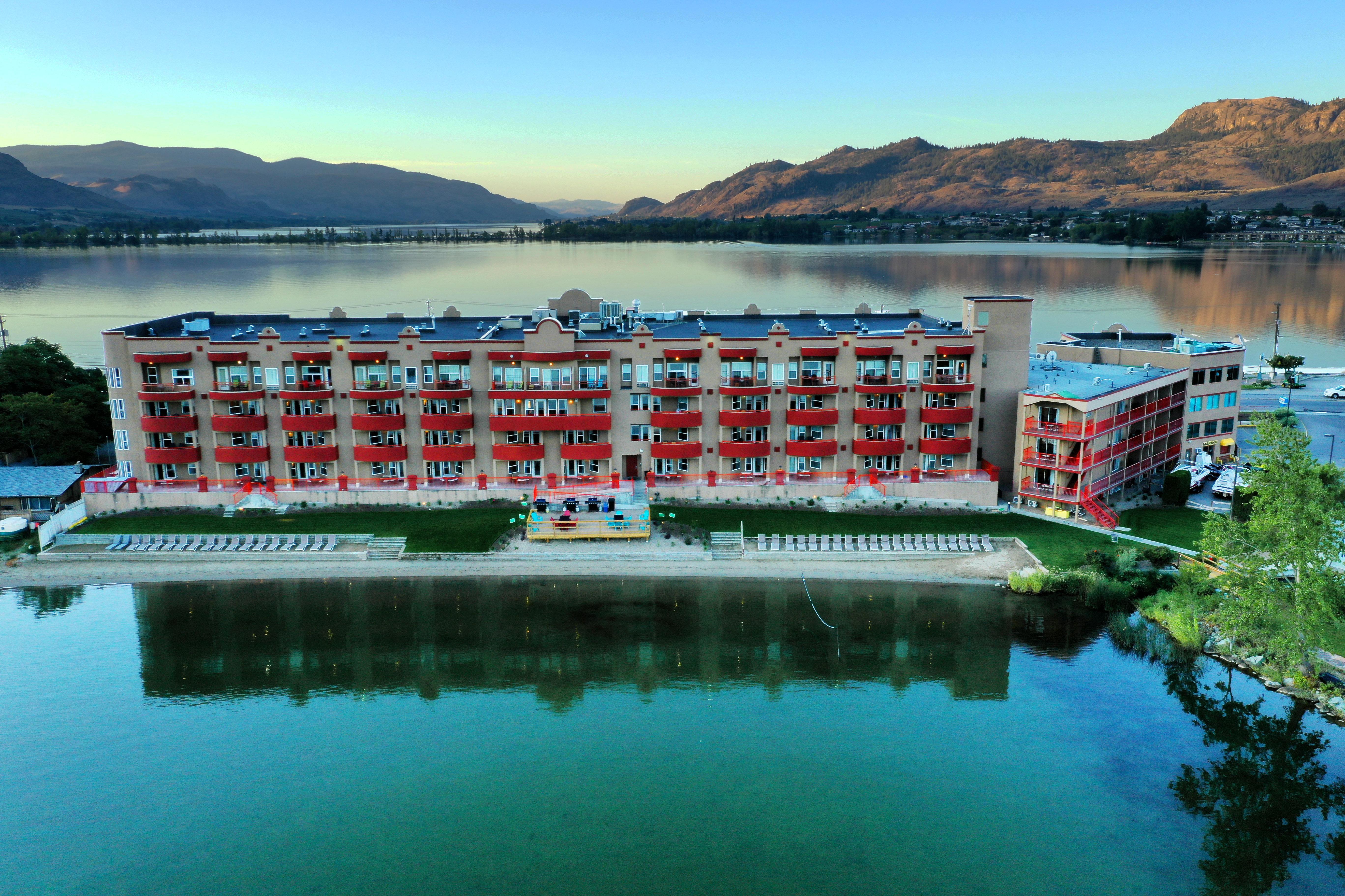 Holiday Inn Hotel & Suites Osoyoos By Ihg Εξωτερικό φωτογραφία